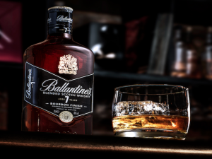 Courants d'Air, BALLANTINE'S 7 ANS BOURBON FINISH, LE PLUS AMERICAIN DES WHISKIES ECOSSAIS 