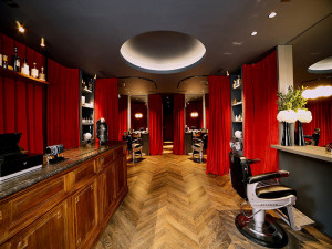 Courants d'Air, LE BARBIER DES VOYEURS, MAISON DE SOINS POUR HOMMES