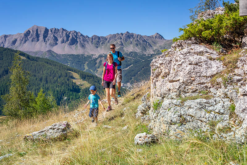 BALADE EN FAMILLE À VARS, BÉBÉ PART EN VADROUILLE