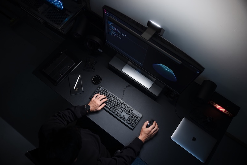 BENQ R&Eacute;INVENTE LA LUMI&Egrave;RE DU BUREAU AVEC SCREENBAR HALO 2