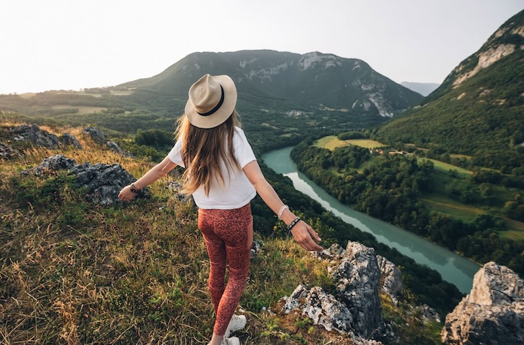 LE RÉVEIL DE LA NATURE, C'EST AU CŒUR DES MONTAGNES DU JURA QU'IL SE VIT !