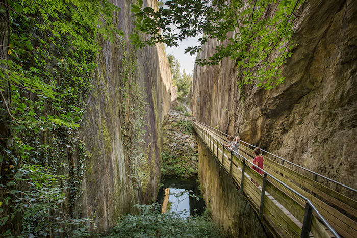 FAITE UN VOYAGE INÉDIT EN CORRÈZE AUX PANS DE TRAVASSAC