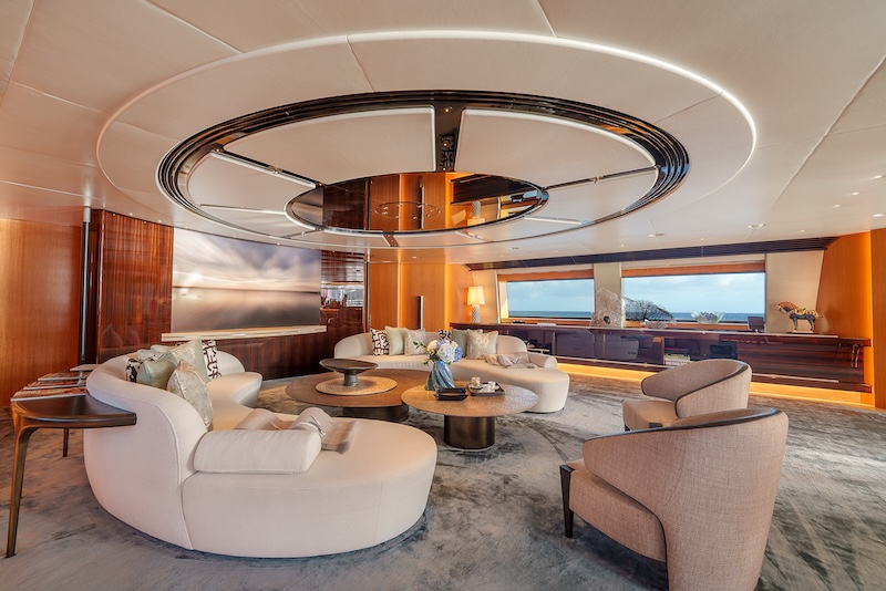 Courants d'Air, JUMEIRAH SIGNE SON ENTR&Eacute;E DANS LE YACHTING AVEC THE MALTESE FALCON