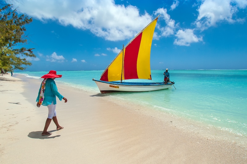RODRIGUES, L'&Icirc;LE QUI R&Eacute;INVENTE SON TOURISME SANS PERDRE SON &Acirc;ME
