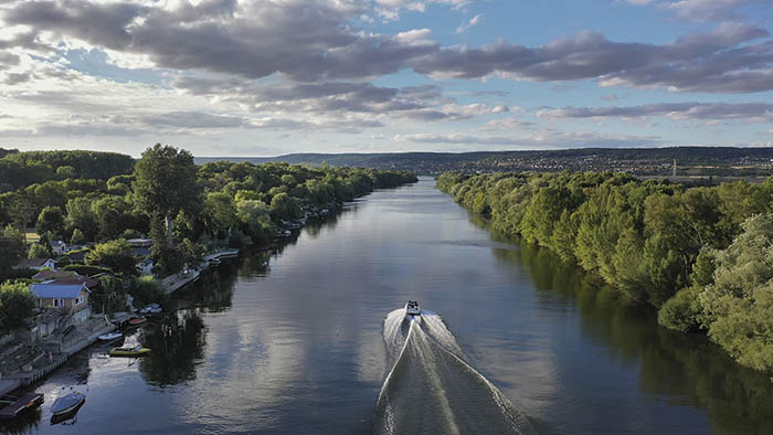 AU FIL DE L'EAU EN TERRES DE SEINE