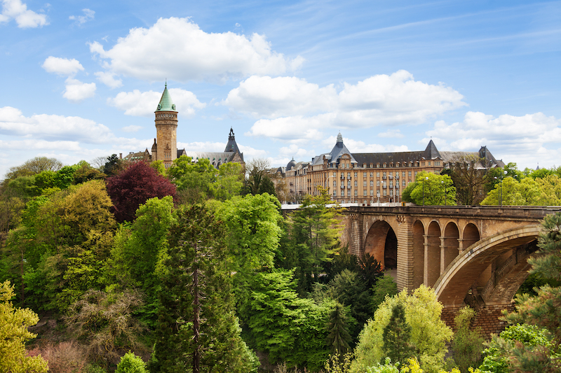 AU LUXEMBOURG, LA TENDANCE EST AUX COURTS SEJOURS