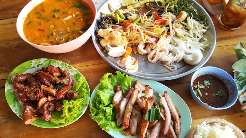 LE TOP 10 DES MEILLEURS SPECIALITES ET PLATS THAILANDAIS