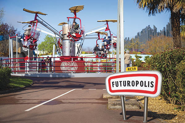 FUTUROSCOPE, TOUJOURS PLUS FAMILIAL, FUN ET INNOVANT !