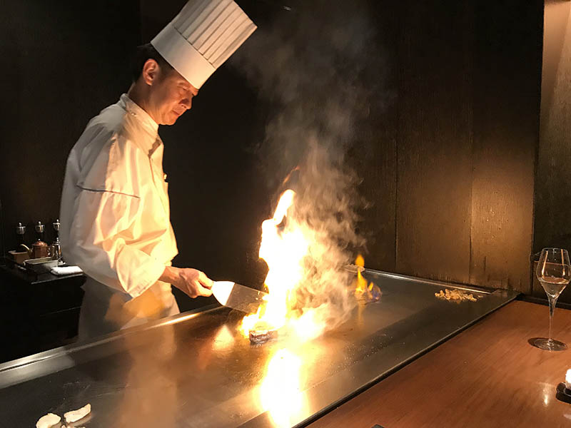 TOSHIYA SHOJI, LE MAÎTRE DE LA CUISINE TEPPANYAKI